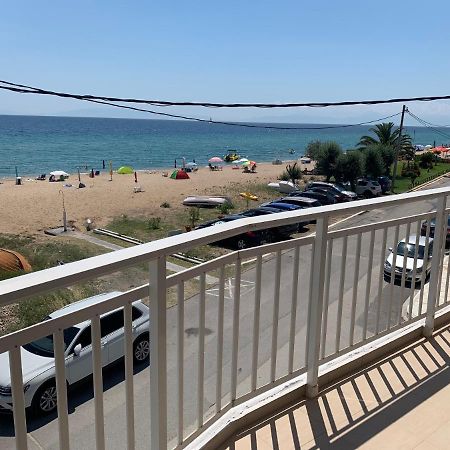 "Breeze" Front To The Sea - Hakidiki Villa Flogita Bagian luar foto
