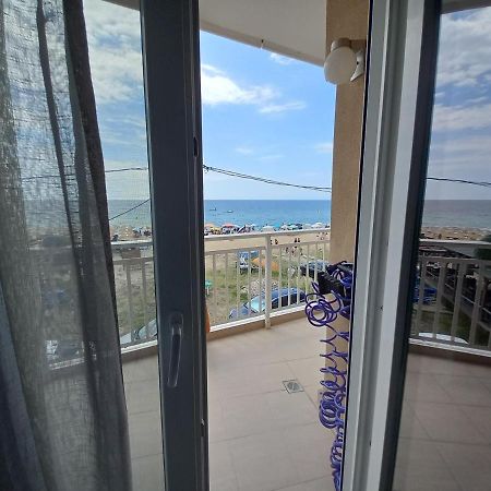 "Breeze" Front To The Sea - Hakidiki Villa Flogita Bagian luar foto