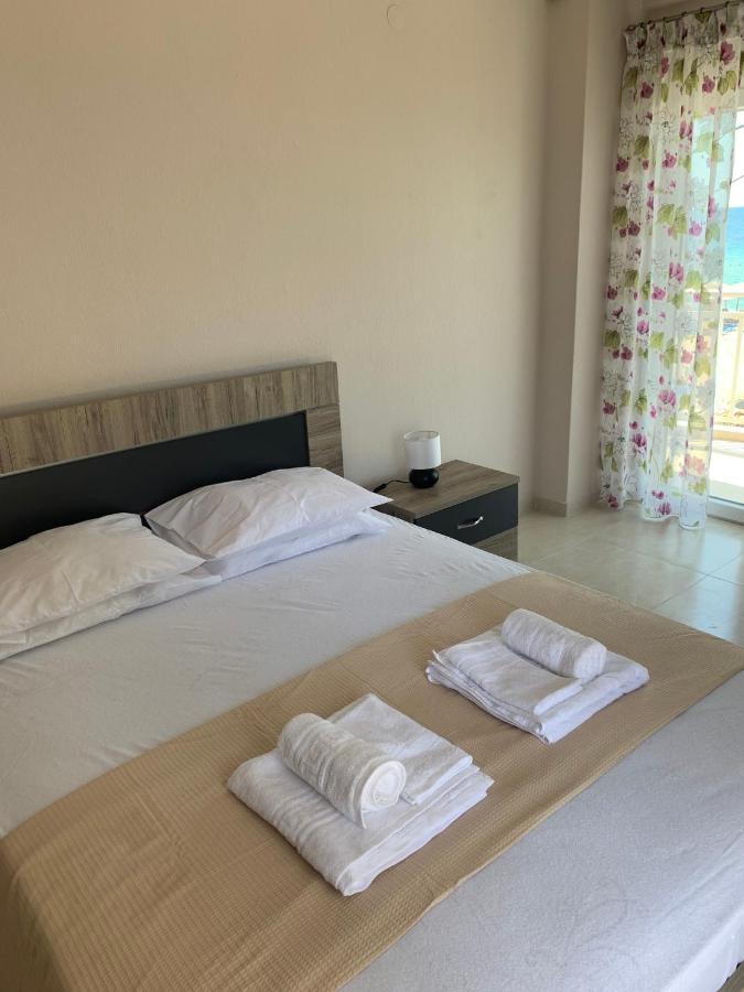 "Breeze" Front To The Sea - Hakidiki Villa Flogita Bagian luar foto