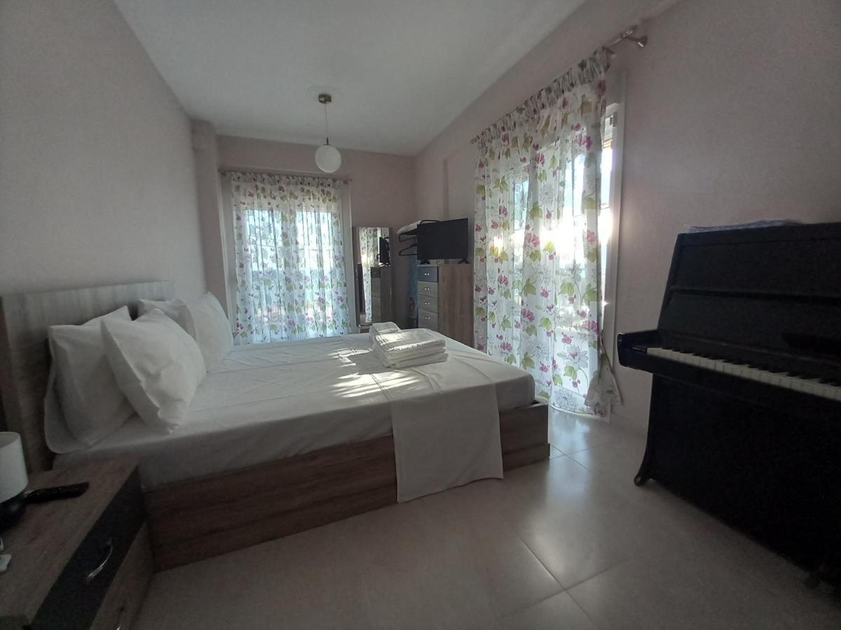 "Breeze" Front To The Sea - Hakidiki Villa Flogita Bagian luar foto