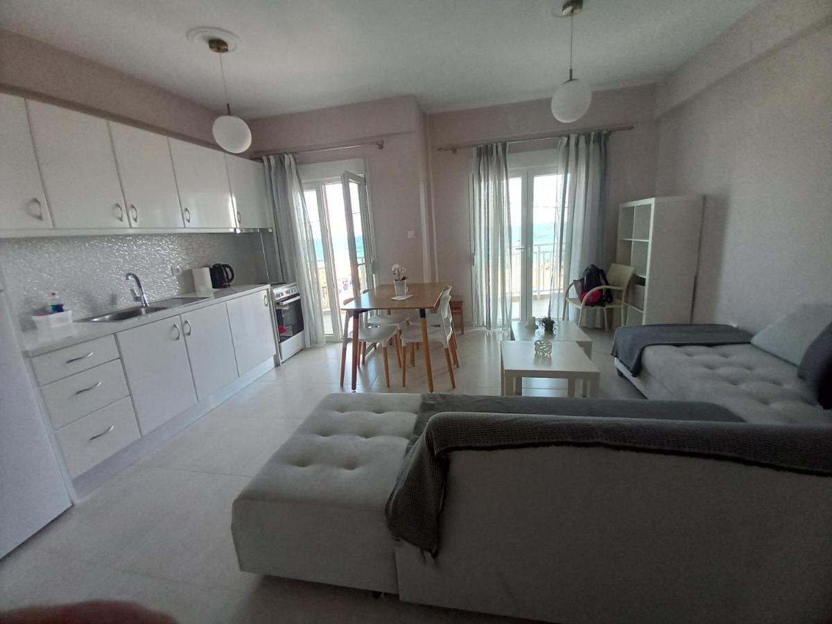 "Breeze" Front To The Sea - Hakidiki Villa Flogita Bagian luar foto