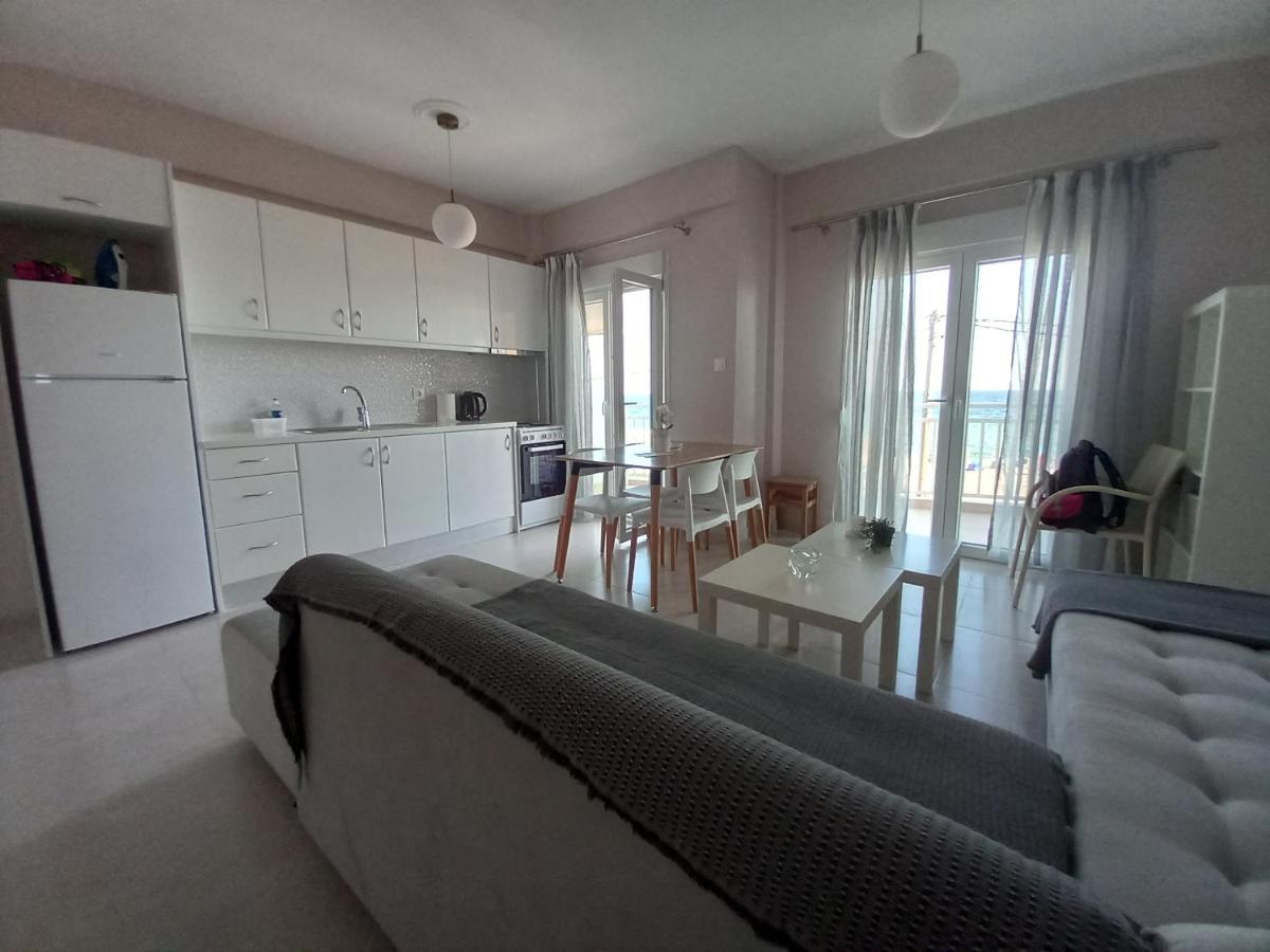 "Breeze" Front To The Sea - Hakidiki Villa Flogita Bagian luar foto